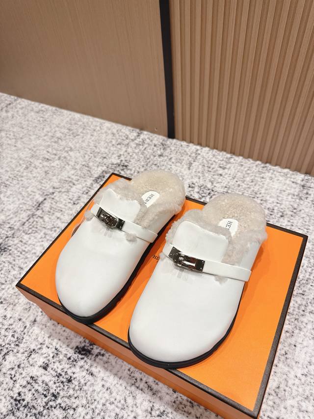 Premium Edition: Women's Herm