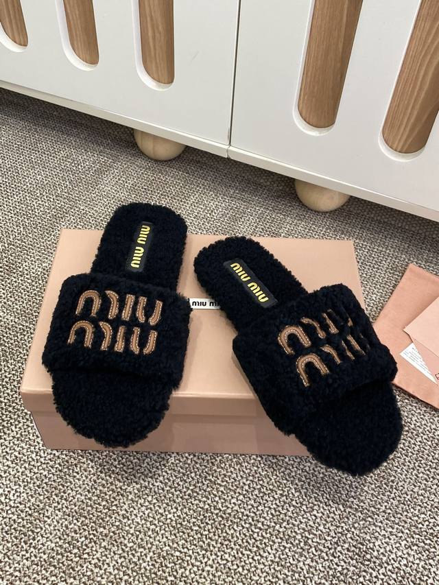 Miu Miu 25Ss Autumn and Winter Wool Slippers A new, versatile and fashionable fa