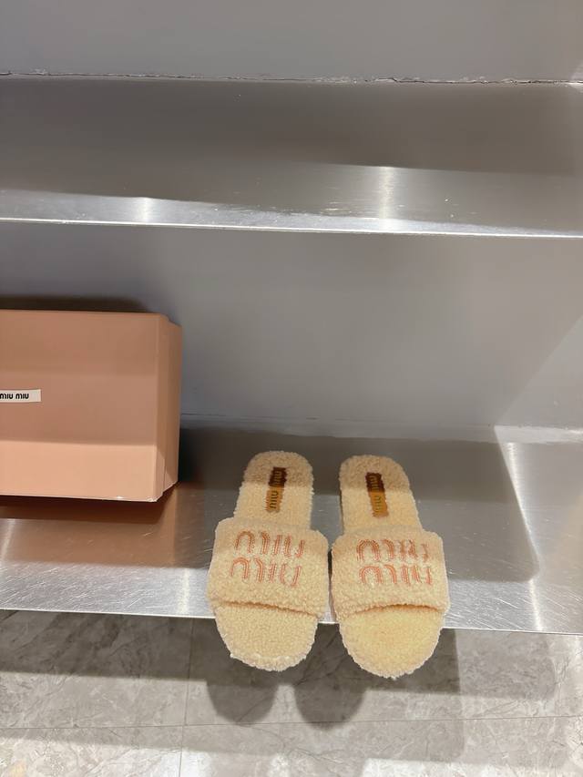 Miu Miu 25Ss new fall/winter wool slippers~ A versatile and fashionable new fall