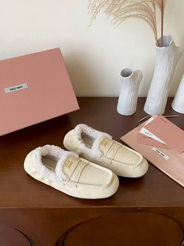Miumiu Miu Miu 2025 Fall/Winter Wool Loafers The ultra-lightness of this loafer