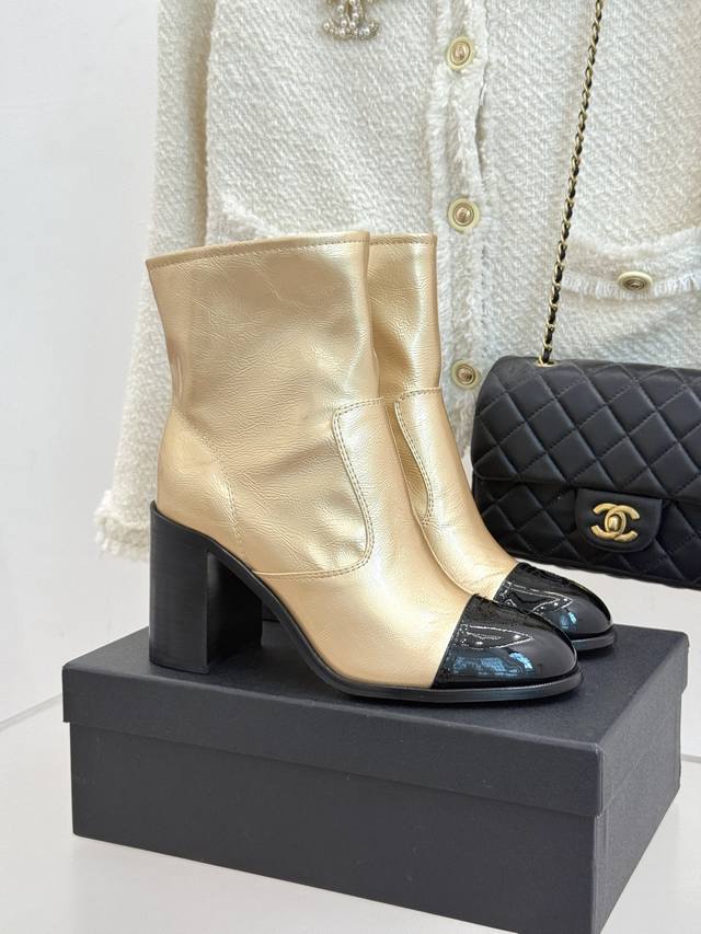 Short boots and long boots Chane*