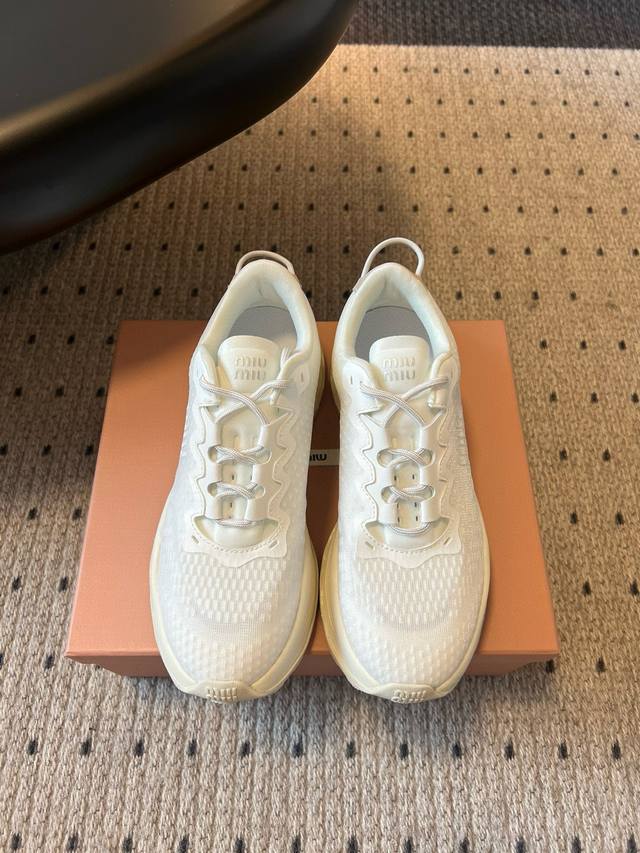 Agent-level Miu Miu 25Ss latest American couple style dad shoes sneakers DDD. Th