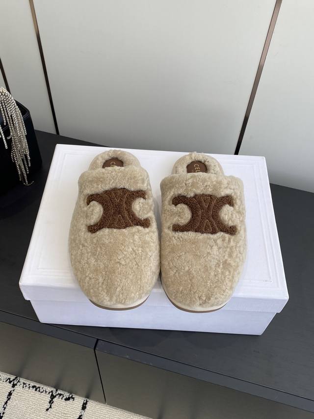 Celine's latest autumn and winter Arc de Triomphe wool slippers (DDD). These sli
