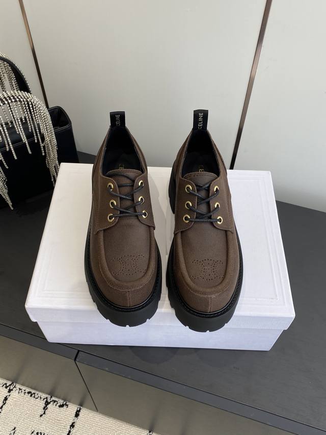 Celine's latest hit, the 25Ss thick-soled loafers, are truly unique. You absolut
