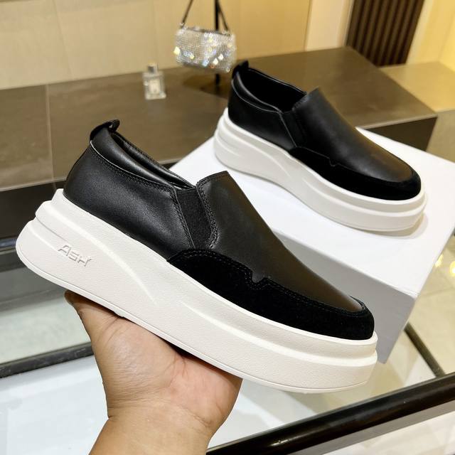New Ash Style 031, the same casual style as the stars of the fall, with a simpl