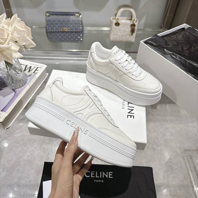 Celine Block Triomphe cowhide wedge sneakers with thick soles and white shoes. T