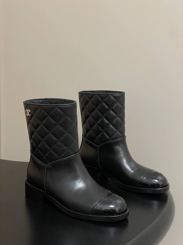25Fw New Fall/Winter Chanel Diamond-Pattern Ankle Boots, Classic Double C Buckle