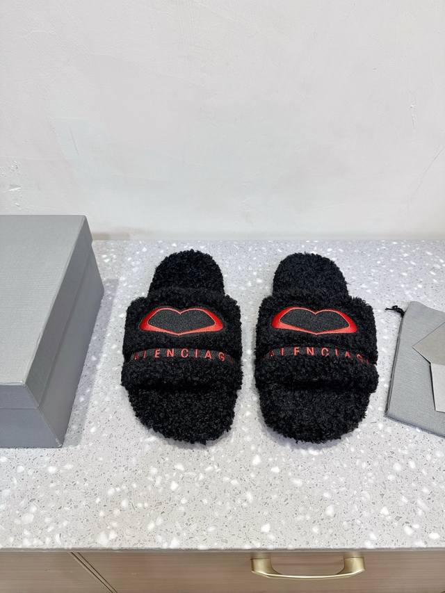 Thin-soled Balenciaga 25Ss autumn/winter new embroidered wool slippers. Featurin