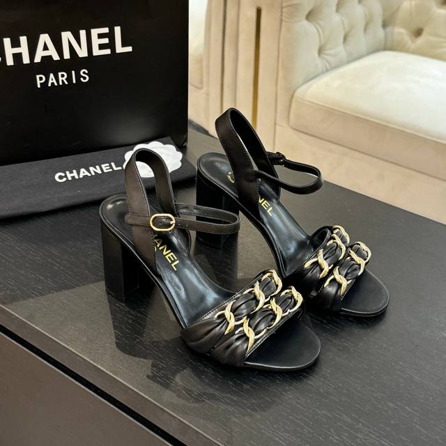 Chanel 25B Large Chain Flat Heeled Sandals DDD. A timeless and versatile sandal,