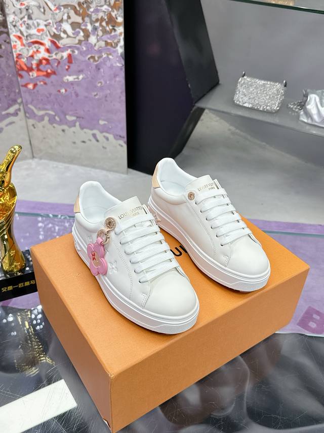 Factory Price: Airplane Box 10 Lv Couple's Thick-Sole White Shoes Classic Series
