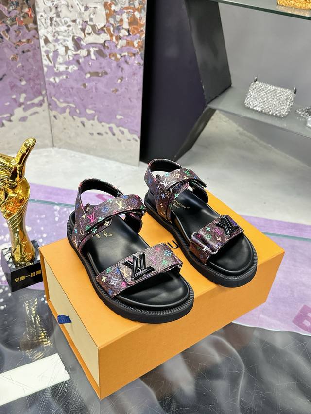 Factory P price P: Louis Vuitton's new summer slippers are now on sale. 1:1 high