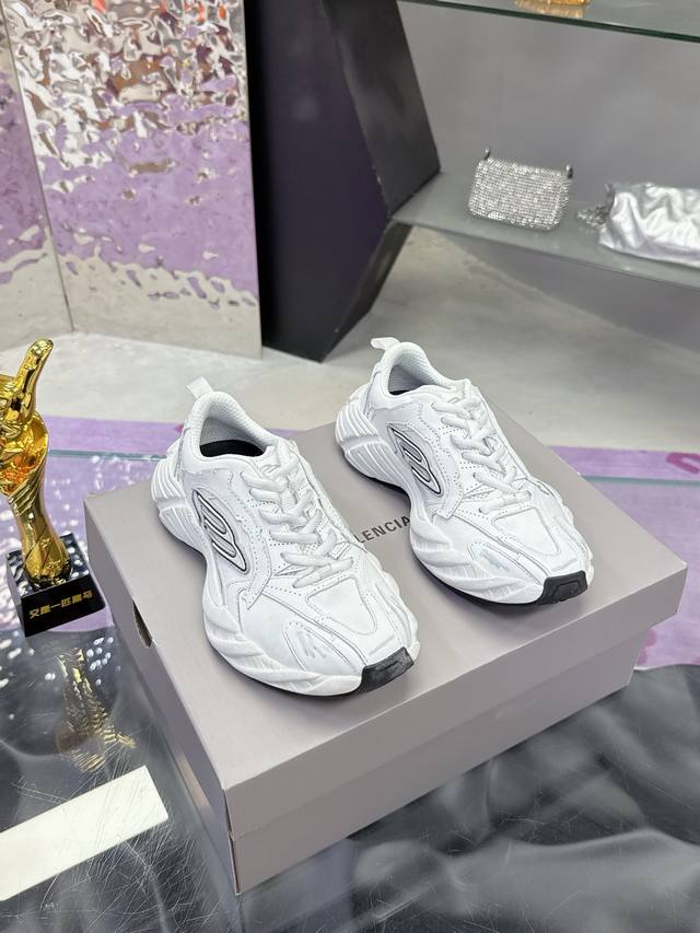 Factory Price: Balenciaga's latest hit sneaker series, a couple's pair of dad s