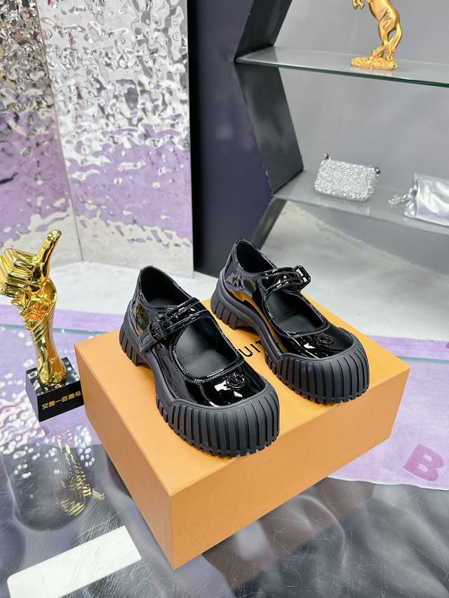 Factory Price: 2025 Early Spring Louis Vuitton Autumn/Winter 25 New Retro Platf