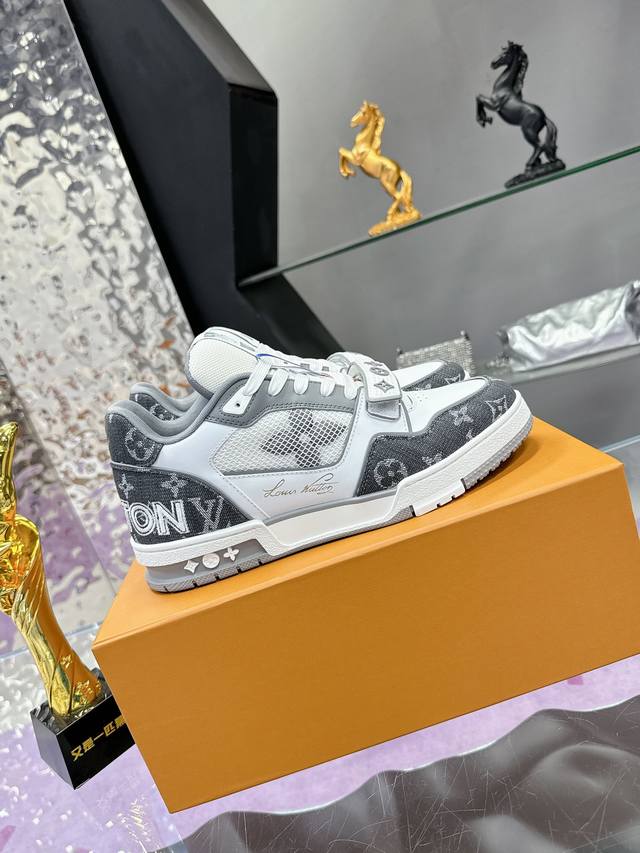 Factory Price: New color couple's pair, DDD, Lv sneaker series with Velcro strap