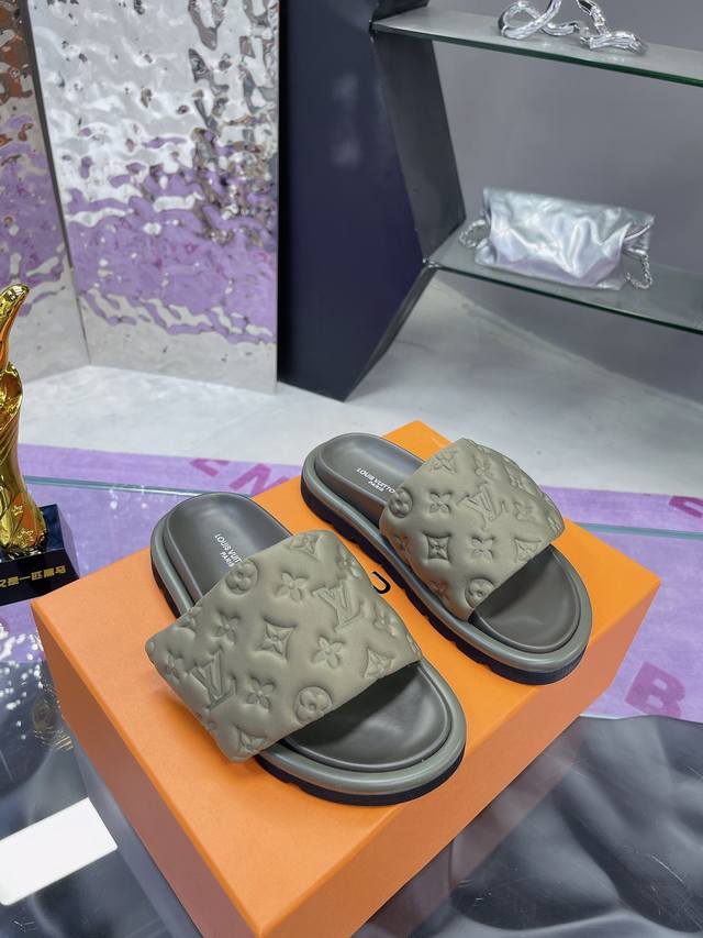 Factory P price P: Lv slippers series high version embossed slippers couple styl