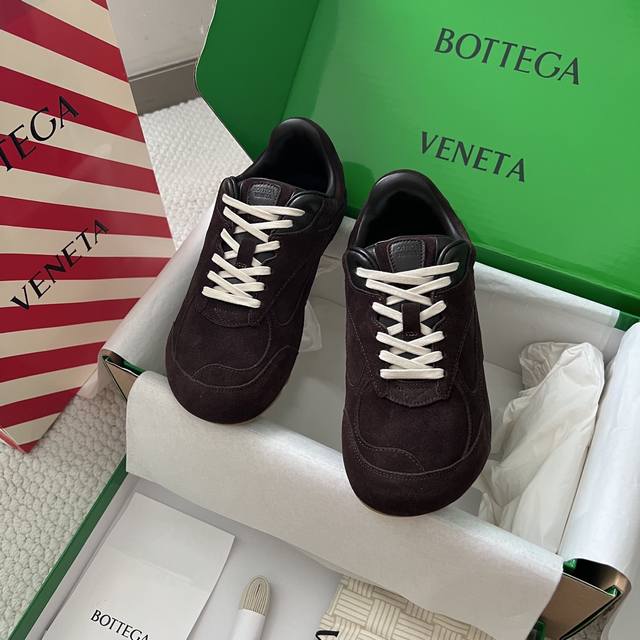 Bottega Venet* Bottega Veneta Bv Orbit Retro Casual Sneakers Understated luxury,