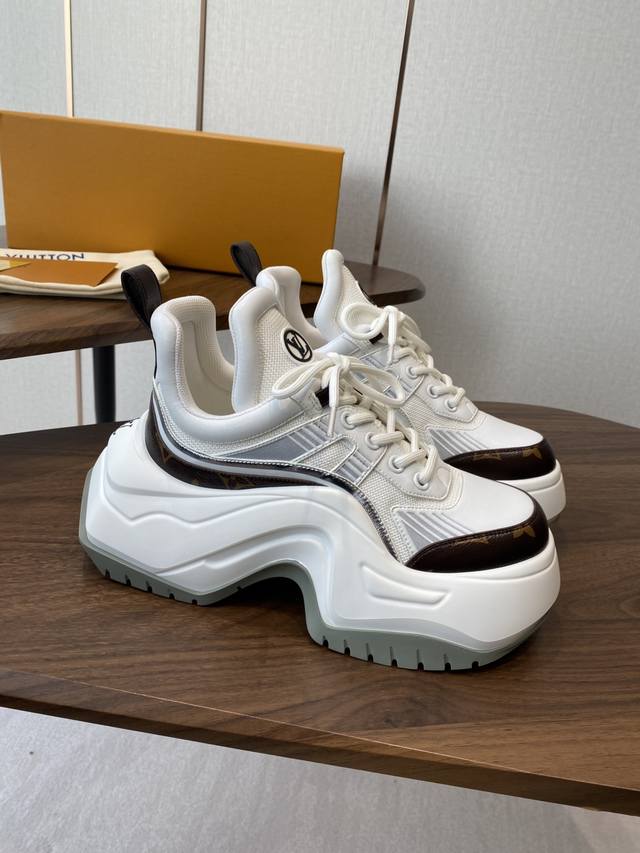 Dongguan official website synchronized box packaging Louis Vuitton thick-soled s