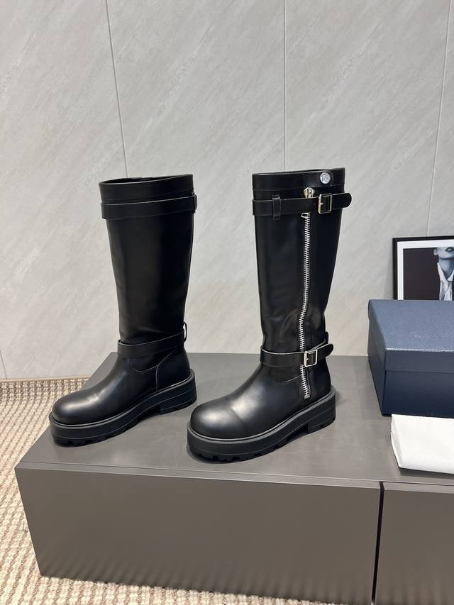 Factory: Exclusive top version of high boots Dior 2025Vs early autumn hit D-Majo