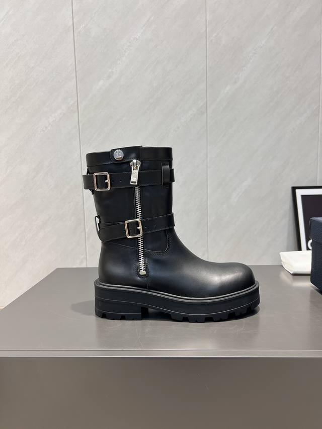 Factory: Exclusive top version of short boots Dior 2025Vs early autumn hit D-Maj