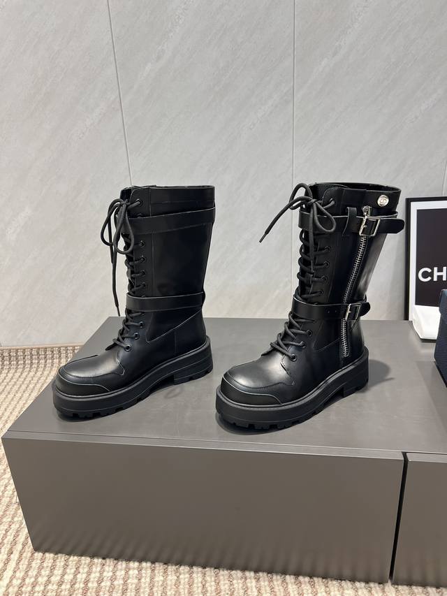 Factory: Exclusive top version of mid-boots Dior 2025Vs early autumn hit D-Major