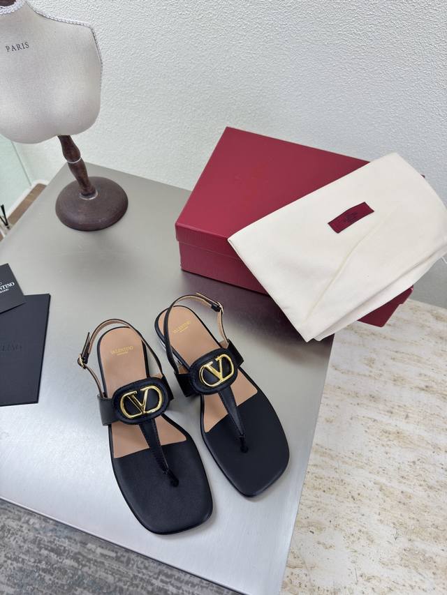 Black calfskin flat thong sandals with back straps Flat square toe Warren classi