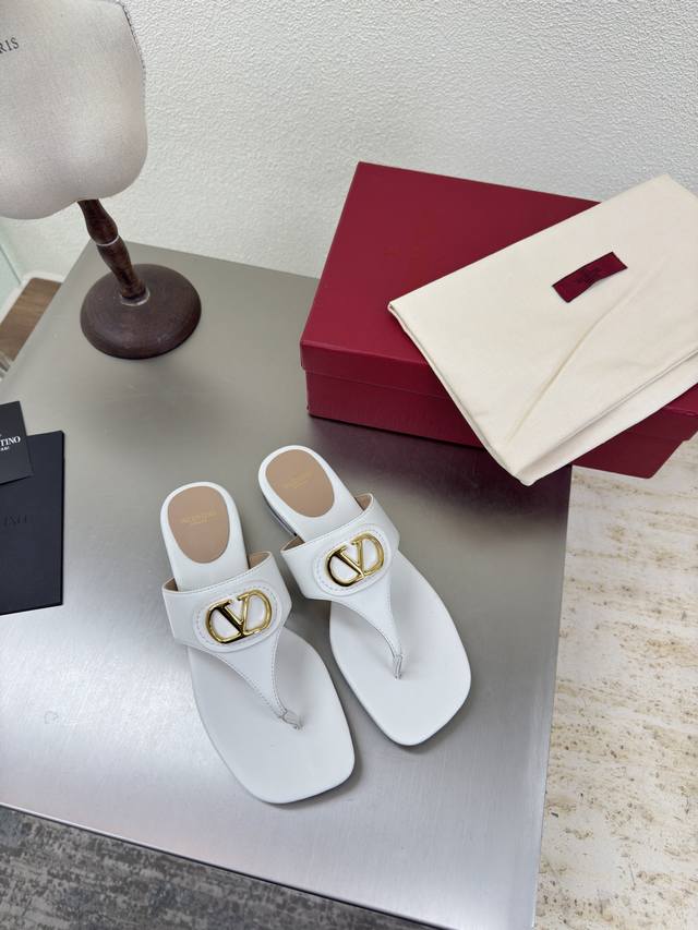 White cowhide flat flip-flops Flat-bottomed square-toed slippers with Warren cla