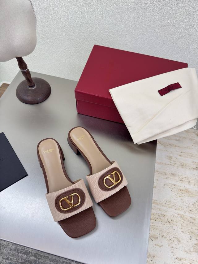 Original fabric paired with brown cowhide Flat-bottomed square-toed Warren class