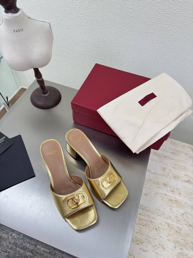 Square-heeled Warren classic fastener logo slippers DDD. High-end version of the