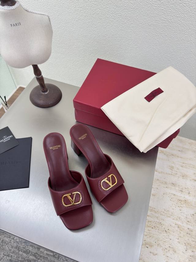 Square-heeled Warren classic fastener logo slippers Burgundy red classic design