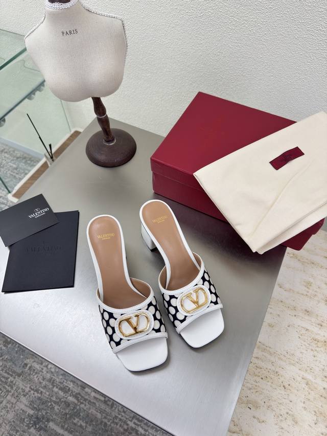 Square-heeled Warren classic fastener logo slippers Classic design, high-end ver