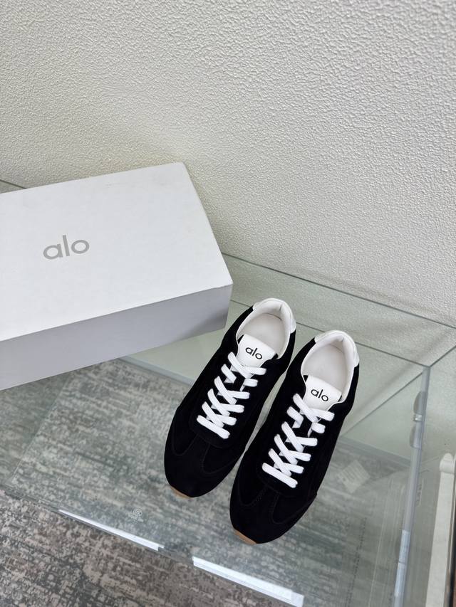 Alo German training shoes original two-color men's 10 black sheep suede hit my h