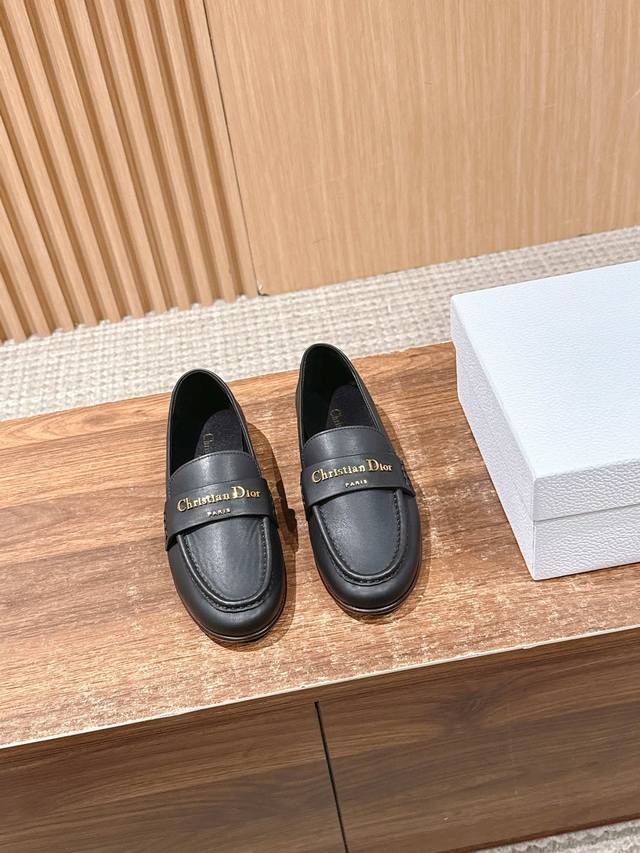 Dior Round-Toe Flat Loafers These My Dior slingback pumps, a new addition to the