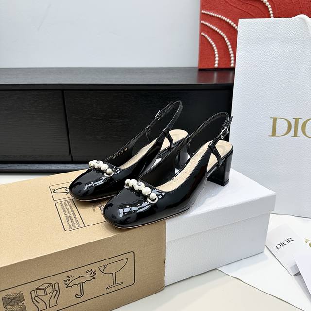 Purchase version Dior new Paris Cd pearl thick heel sandals Upper: cowhide leat