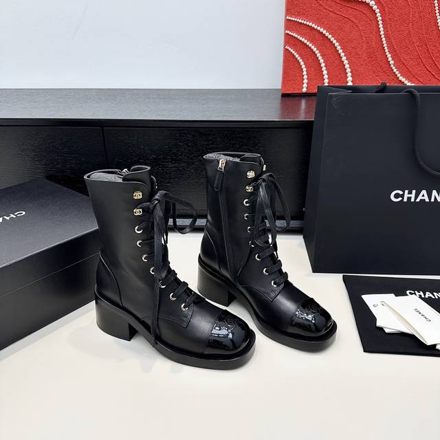 Purchased from Chanel Fw25 New Arrival~ Chanel's new fall/winter 25 square-toed