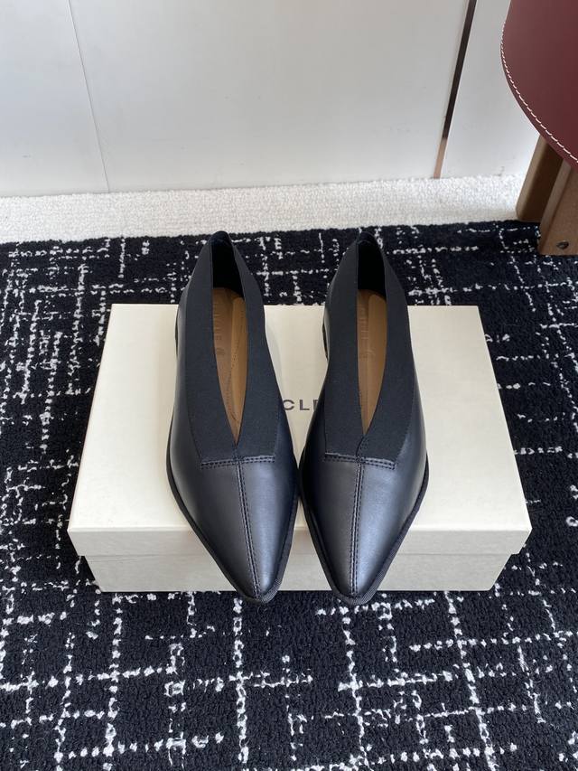 Dongguan original Original Icicle Zhihe flat-soled pointed-toe shoes are here! Z