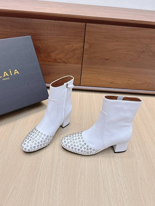 Shopping-level #Alaia rhinestone ankle boots new arrival 25 autumn and winter to