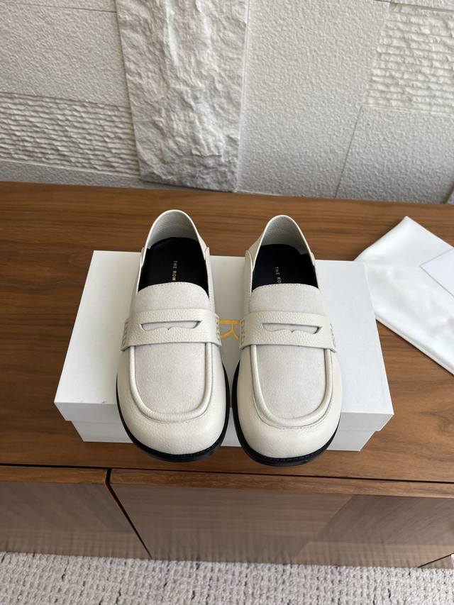 Top Edition: The Row 25Ss Fall/Winter Large Round Toe Slip-On Loafer. This new l