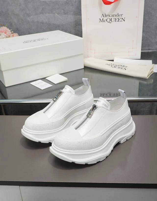 Top-of-the-line edition for men and women, DDD. Alexandermcqueen's latest 2025 c