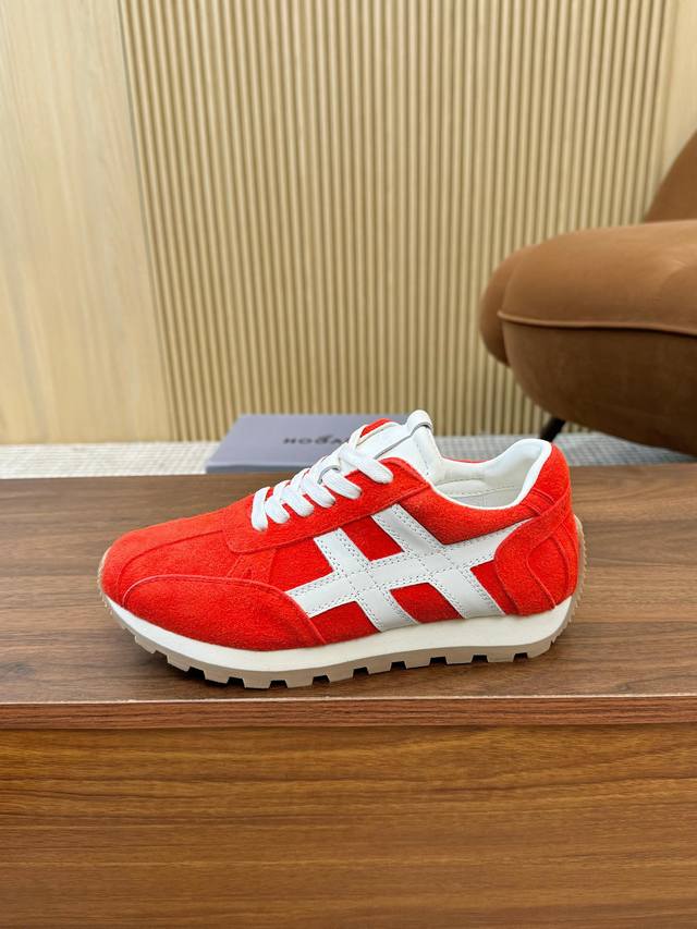 Hogan's 2025 new style is a must-see! Hogan 25 86Er series sports casual shoes.