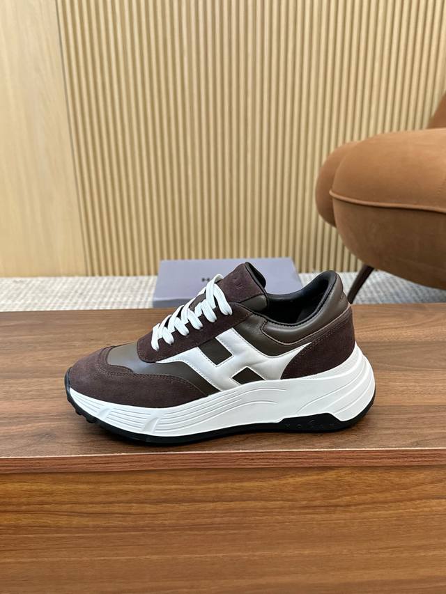Hogan's 2025 new H-Stripes series is sure to be a hit. These couple-style thick-