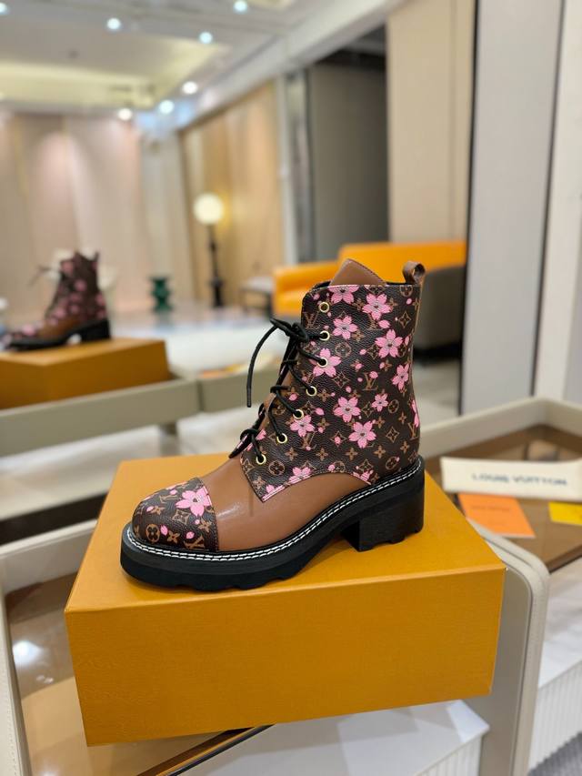 Price: 2025 ankle boots. Exclusive new, top-tier version from Donkey Brand Pari