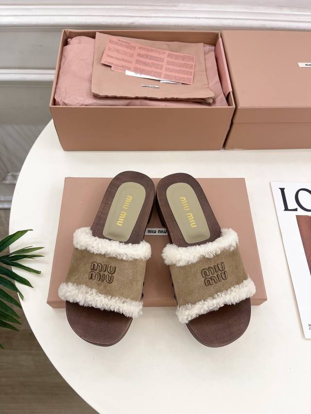 Miu Miu 25 2025 Early Spring New Arrivals! The latest runway style, classic lett