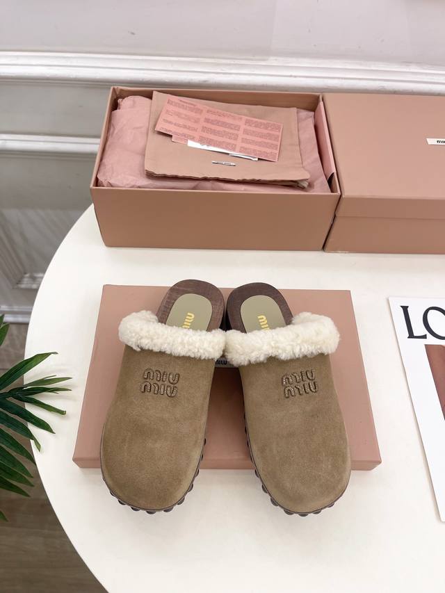 Miu Miu 25 2025 Early Spring New Arrivals: The latest runway style, classic lett