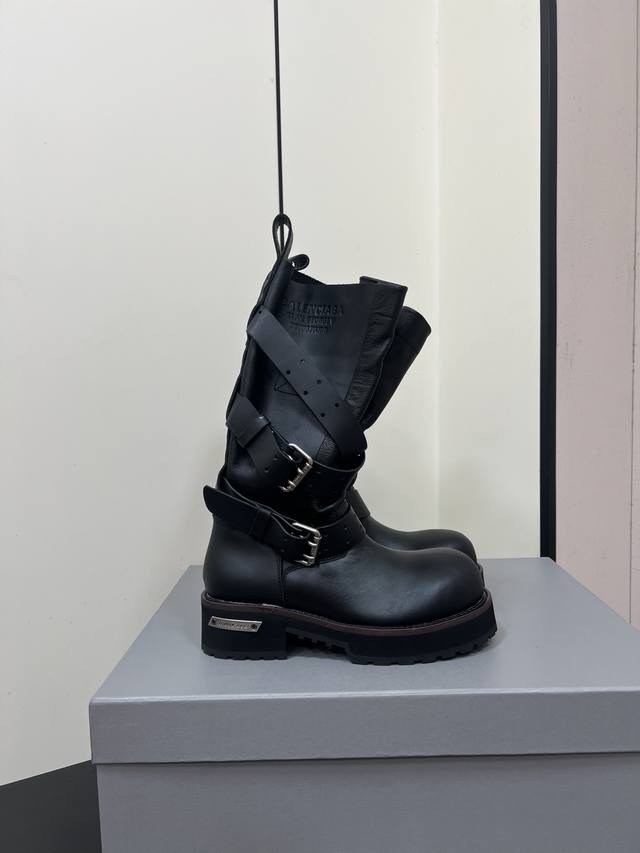 12-inch Balenciaga Venom boots, new fall/winter 25 collection, retro, distressed