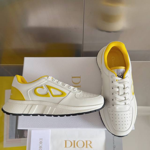 Top version: Women's and Men's 420 Dior's latest Run'n'dior series couple's thic