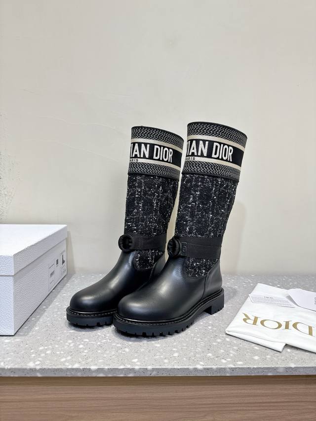 Comes with official website airplane box. Dior 25Ss new fall/winter woven knigh