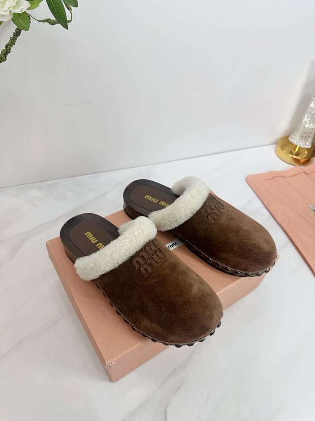 Factory 2025 new arrivals from Miu Miu. Brand new, stunningly beautiful decorat