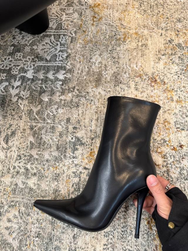 New arrival for autumn and winter Fabric: cowhide Lining: sheepskin Sole: cowhi