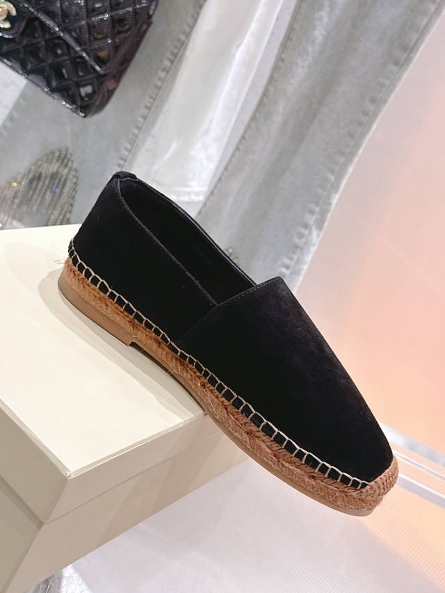 Top-of-the-line, latest classic running shoe series, comfortable and soft, supe