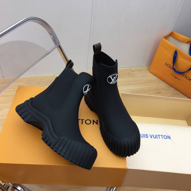 Upgraded version, Louis Vuitton classic lace-up ankle boots, New arrival in the